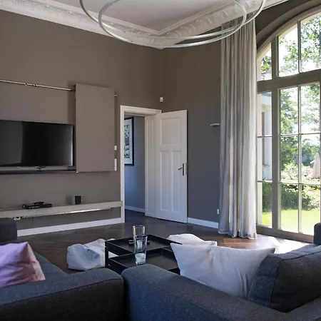 Herrenhaus Roeddelin Mit Privater Badestelle Vila