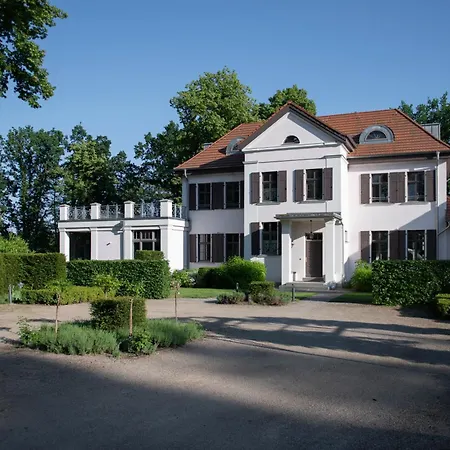 Willa Herrenhaus Roeddelin *