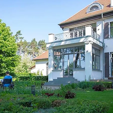 Herrenhaus Roeddelin Mit Privater Badestelle Vila *