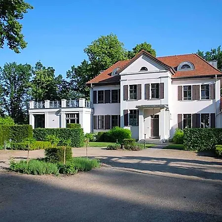 Herrenhaus Roeddelin Mit Privater Badestelle Vila *