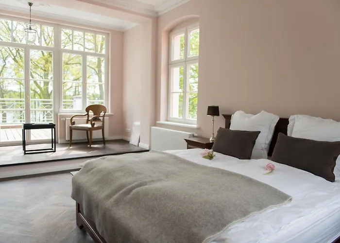 Herrenhaus Roeddelin *