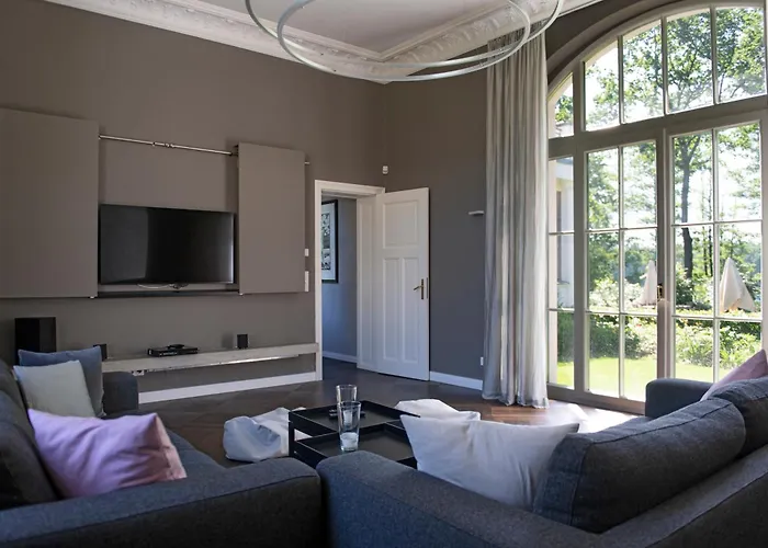 Herrenhaus Roeddelin Villa